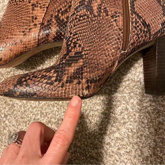Ann Taylor Talulah Embossed Ankle Boots Size 9 Snakeskin Like Croc Print Booties - Picture 4 of 9